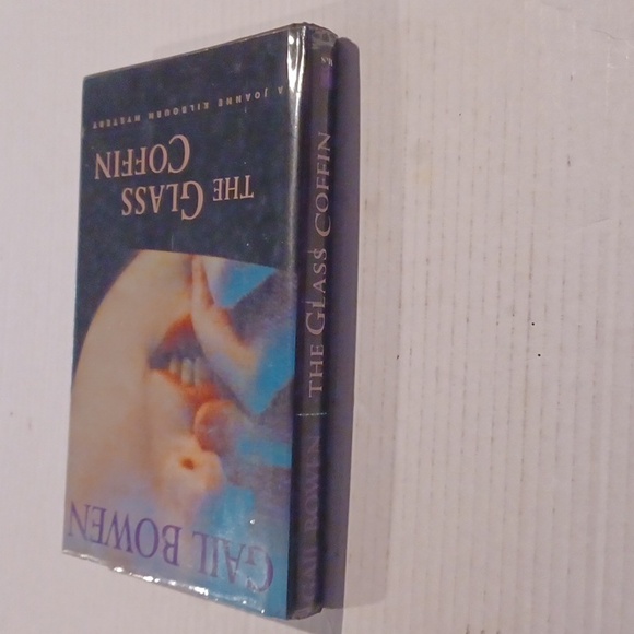 4/$30 The Glass Coffin by Gail Bowen - Hardcover Novel - Picture 3 of 9